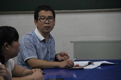 侯俊华副经理主持会议并讲话