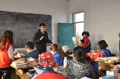 城居小学“烛光课堂'